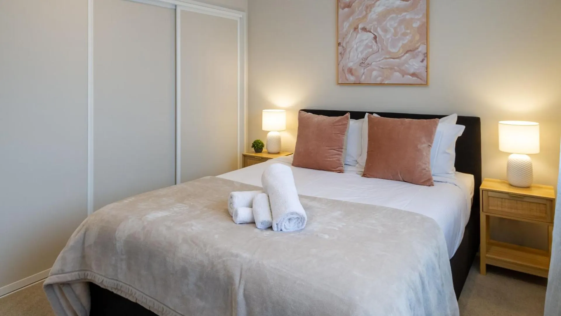 Apartment Church Corner, Parking And Large Living Area Christchurch New Zealand