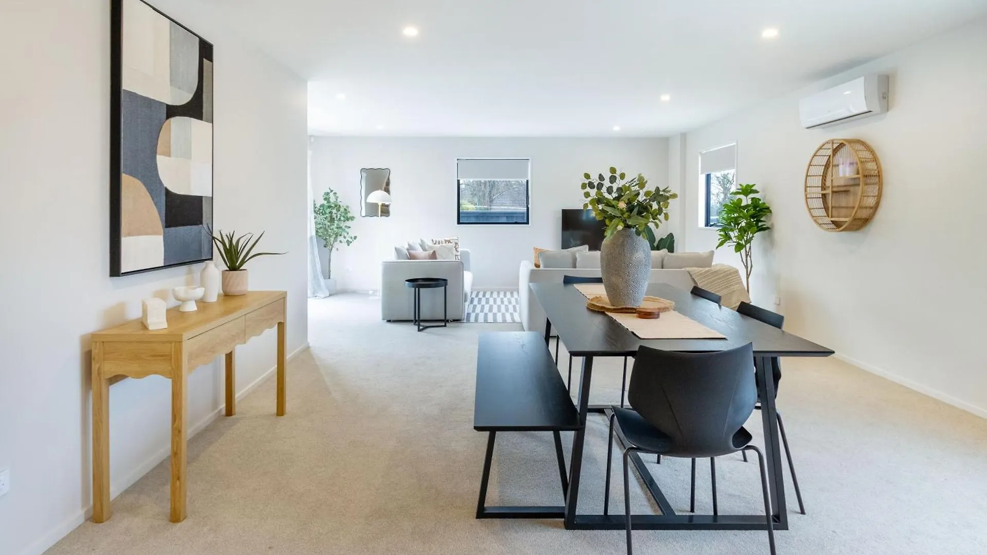 Church Corner, Parking And Large Living Area Christchurch Apartmán